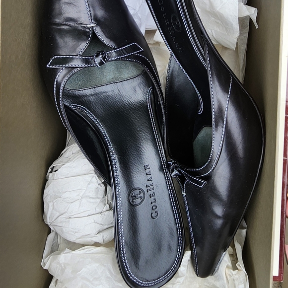 Cole Haan Shoes - Cole Haan Black Leather Pumps with Bow Accent